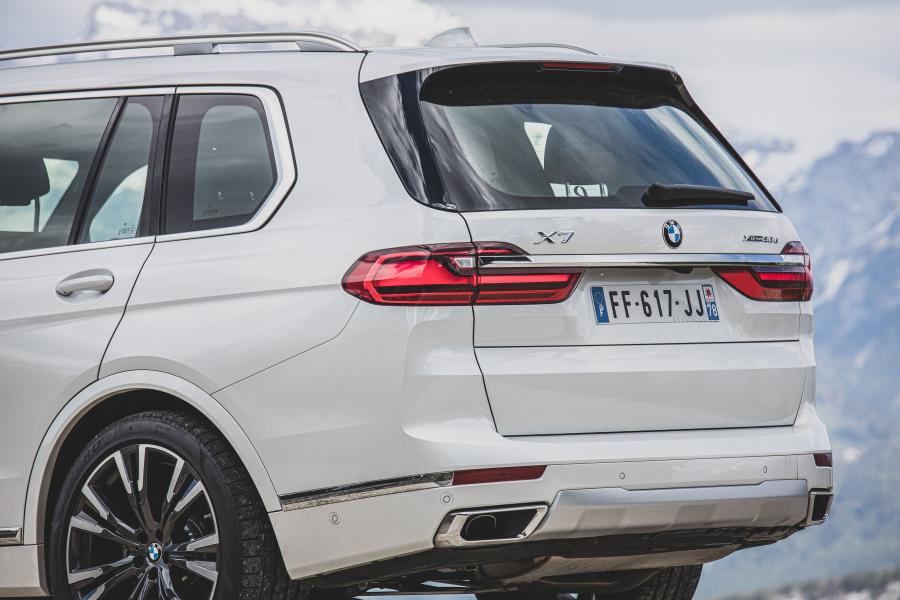 Детали экстерьера BMW X7 xDrive30d Design Pure Excellence (G07) 2019 года  (WW) (фото 25 из 36)